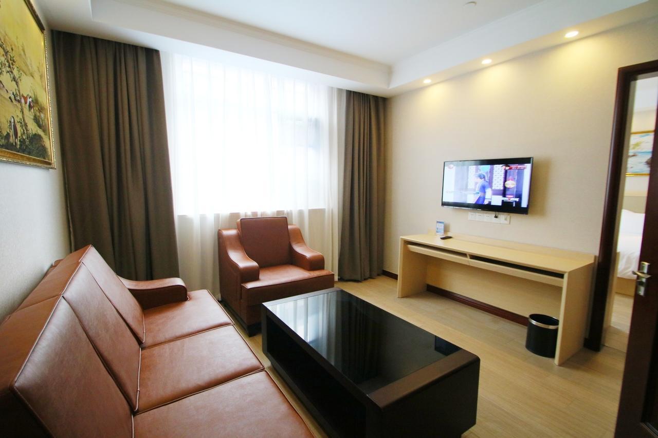 Jinjiang Select Airport Town Chuannanfeng Road Hotel