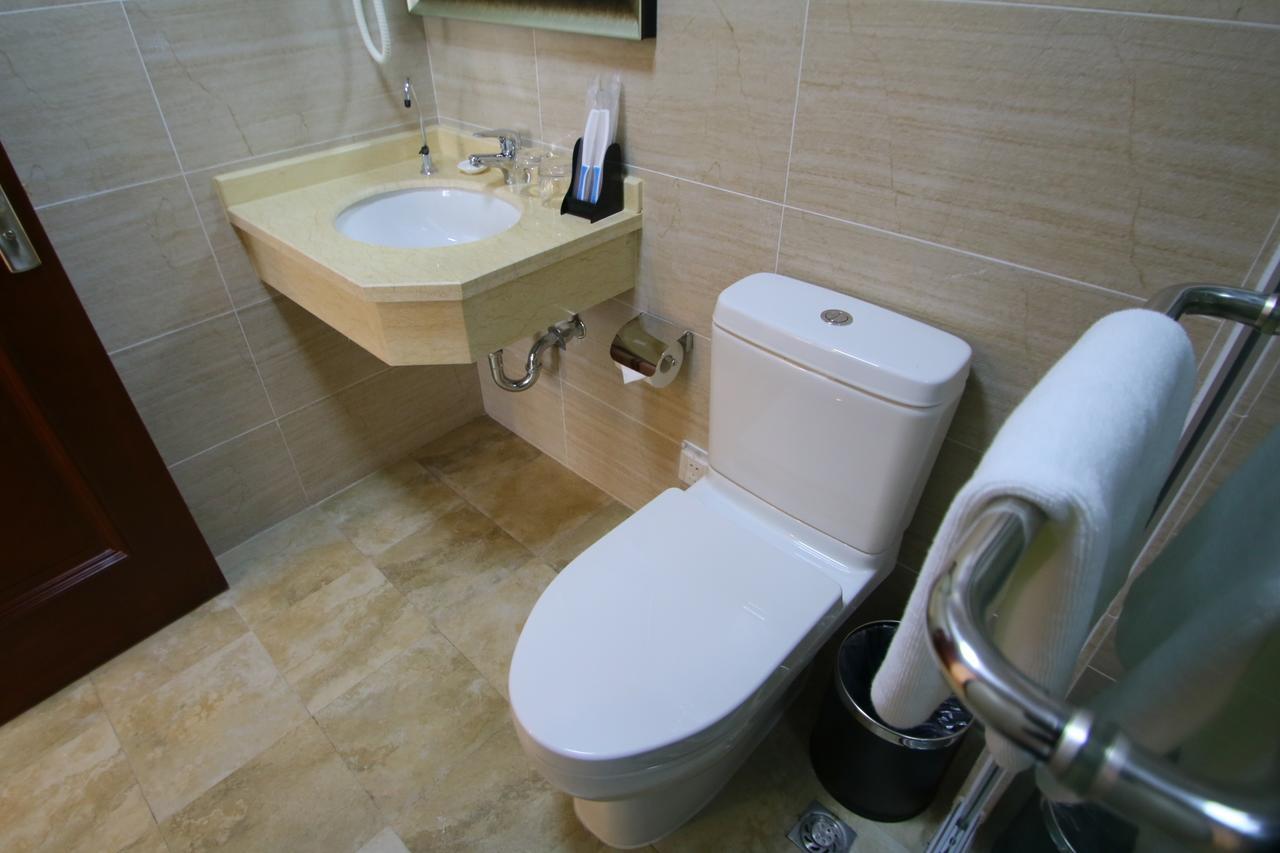Jinjiang Select Airport Town Chuannanfeng Road Hotel 3*